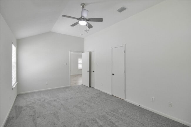 Building Photo - 27077 Crown Chase Dr