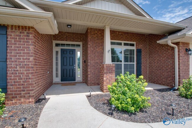 Building Photo - 512 Summer Cove Cir NW