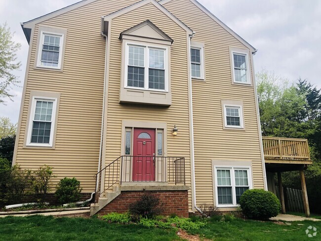 Building Photo - 46808 Trumpet Cir