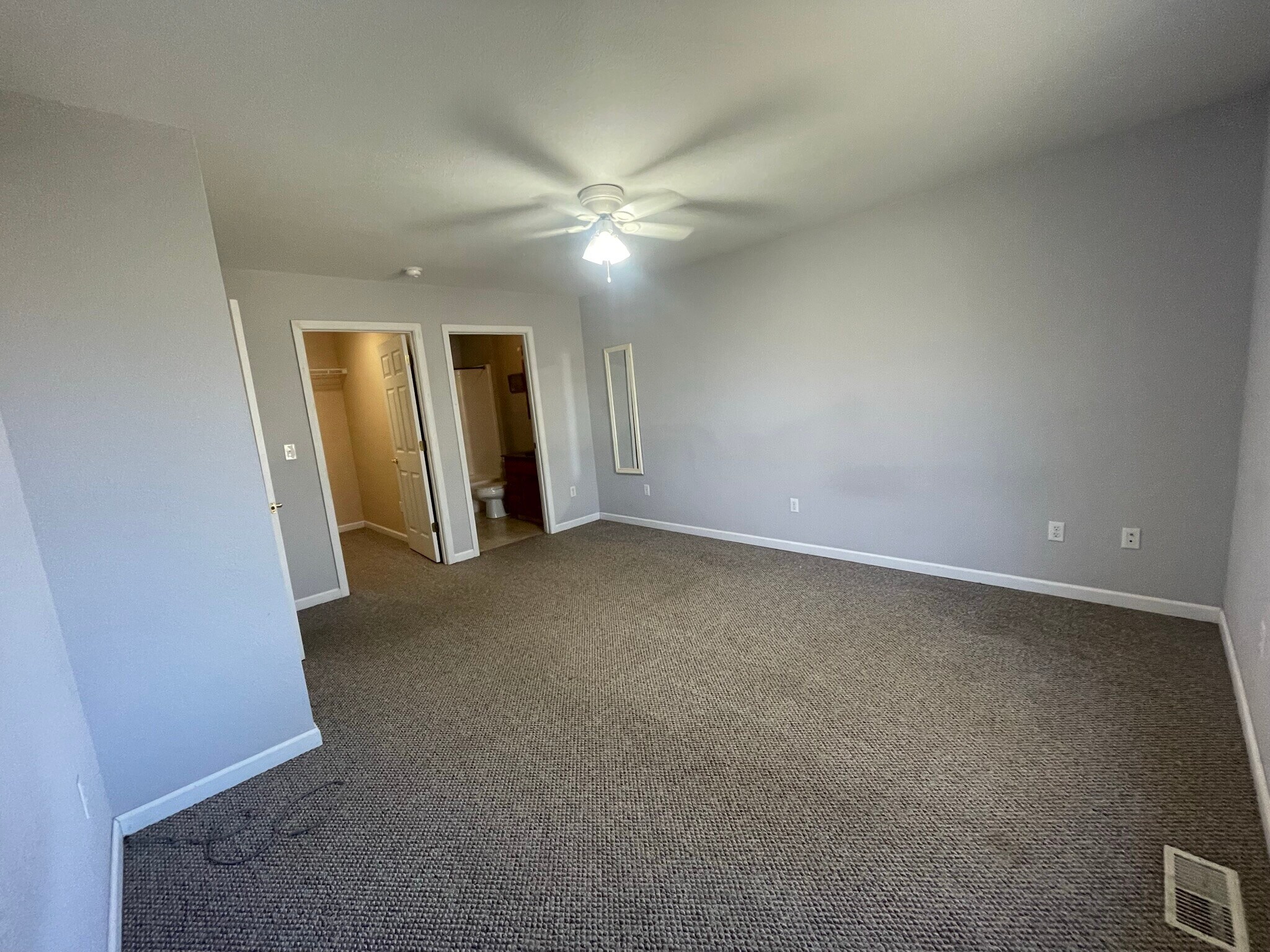 Building Photo - 1010 Orchard Dr