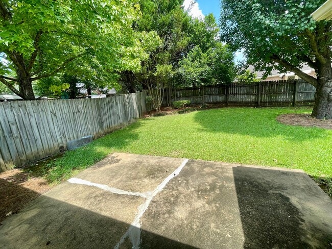 Building Photo - Immaculate East Chase Patio Home