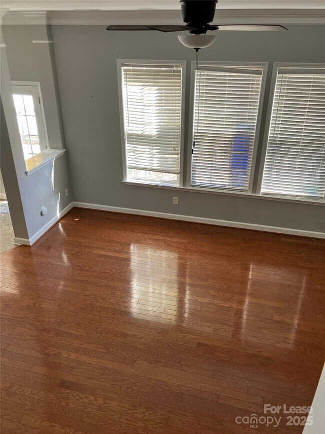 Building Photo - 8532 Westmoreland Lake Dr