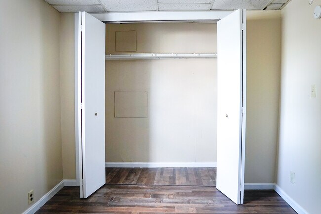 Building Photo - 435 N Water St