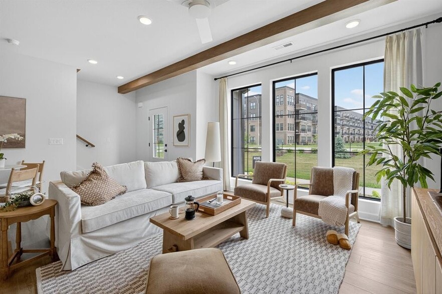 Building Photo - 933 Prime St