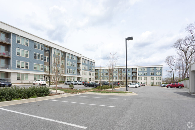Building Photo - Avalon Arundel Crossing