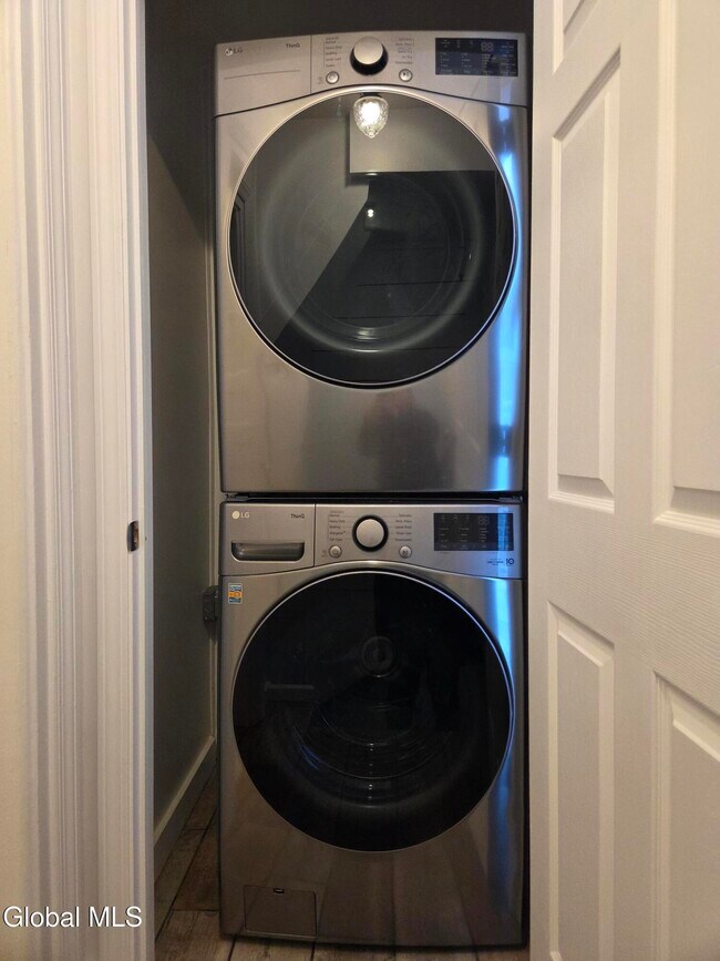 Building Photo - 669 Pawling Ave