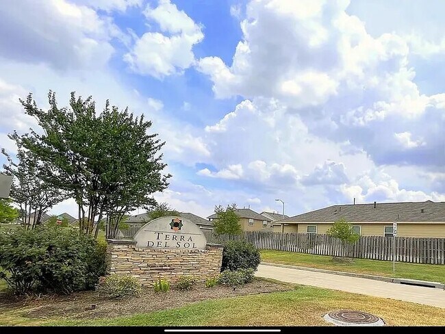 Building Photo - 14239 Oro Valley Dr
