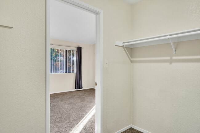 Building Photo - 5026 S Rainbow Blvd