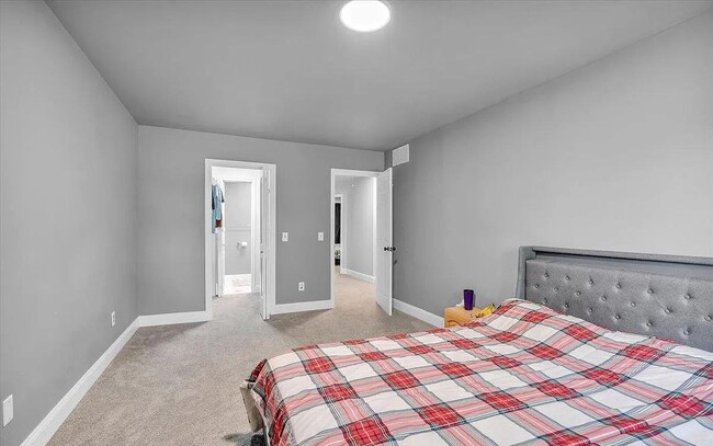 Building Photo - 92 Ginger Dr