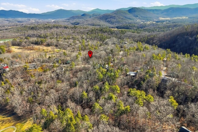 Building Photo - 106 Fairway Cir