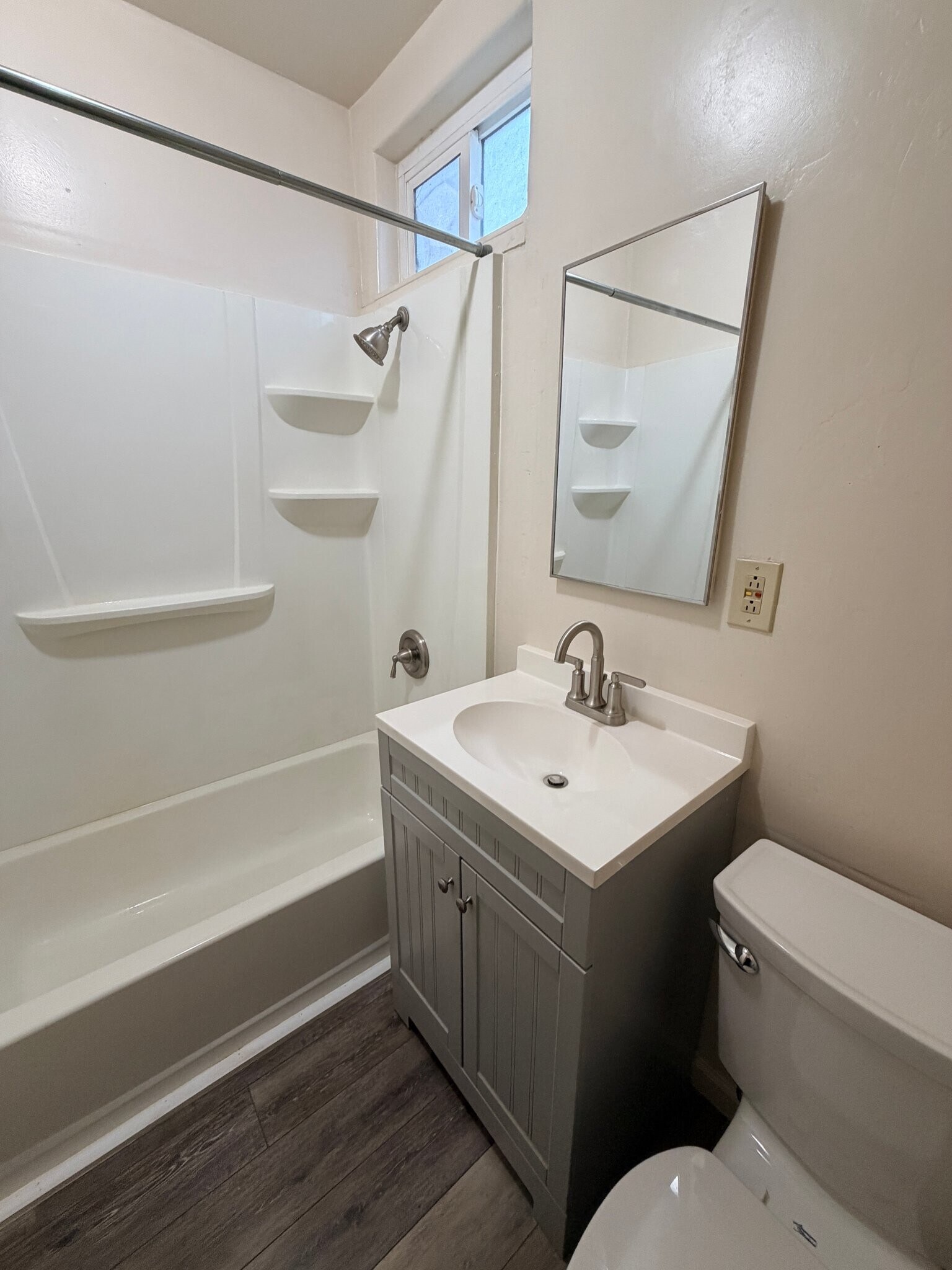 Building Photo - 114 Geil St