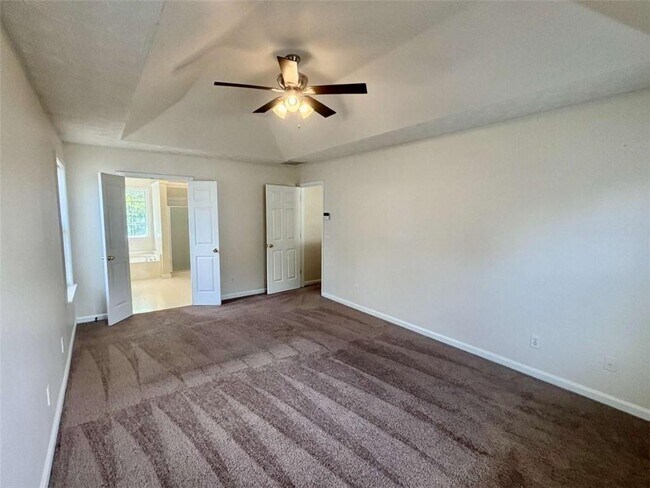 Building Photo - 540 Manor Glen Dr