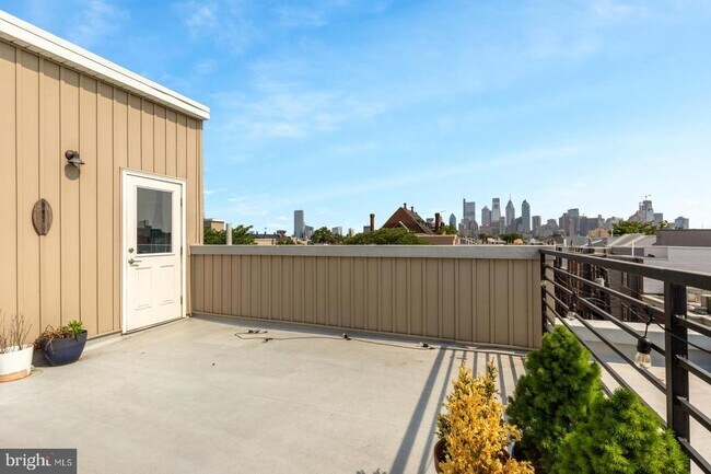 Building Photo - 1356 S Bouvier St
