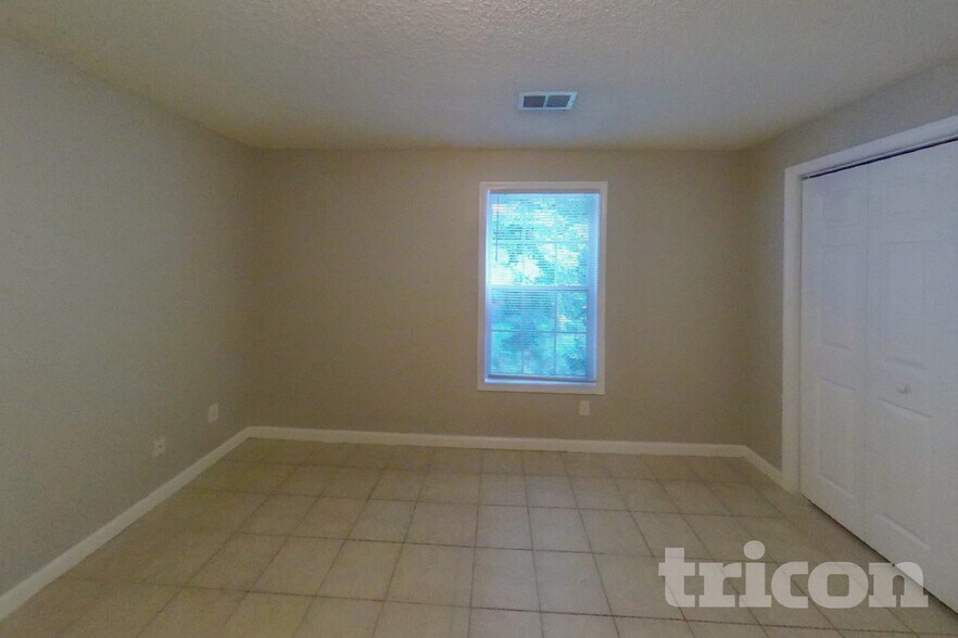 Building Photo - 7222 Brittany Way