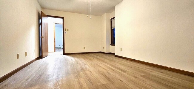 Building Photo - 25 Washington St