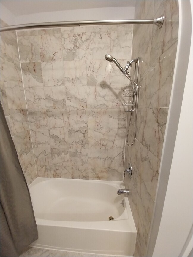 Building Photo - 4552 N Newland Ave