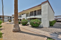 Building Photo - 240 Old Litchfield Rd