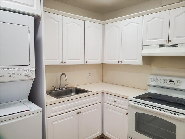 Building Photo - 9203 NW 38th Dr