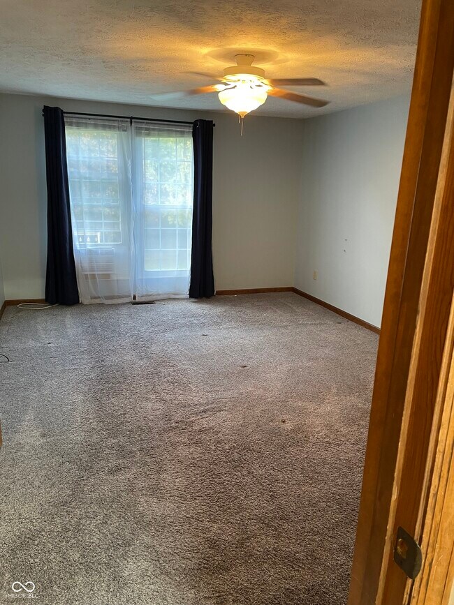 Building Photo - 9161 Champton Dr