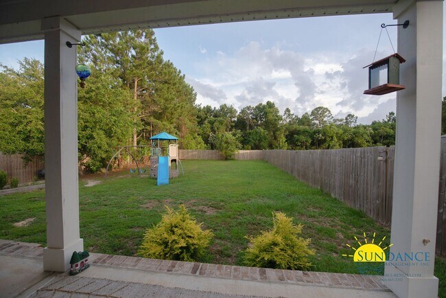Building Photo - Stunning 3 Bedroom Home in Navarre near Highway 98!