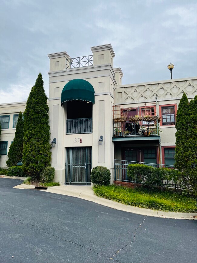 Building Photo - 37 Hiawassee St