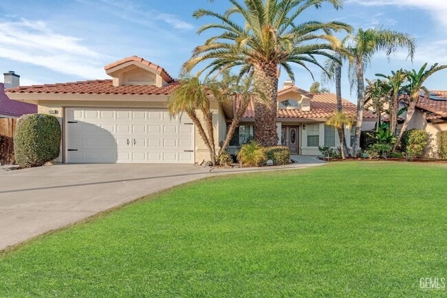 Building Photo - 14004 Las Entradas - Gorgeous NW remodeled...