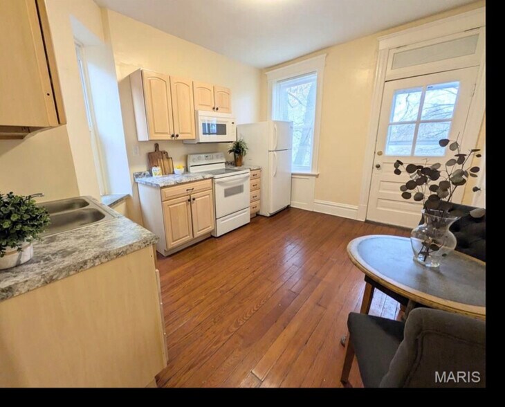 Building Photo - 3418 Hartford St