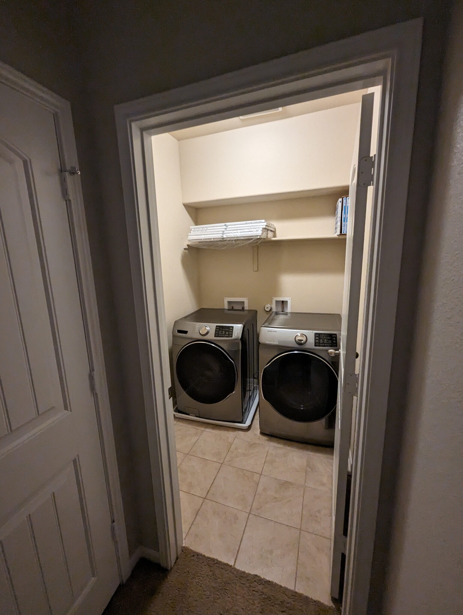 Building Photo - 2880 Donnell Dr