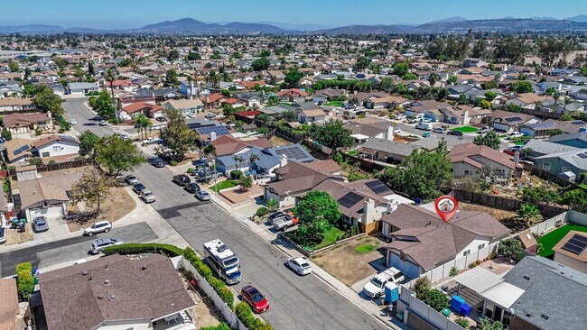 Building Photo - Fully Upgraded Mira Mesa Home w/solar pane...