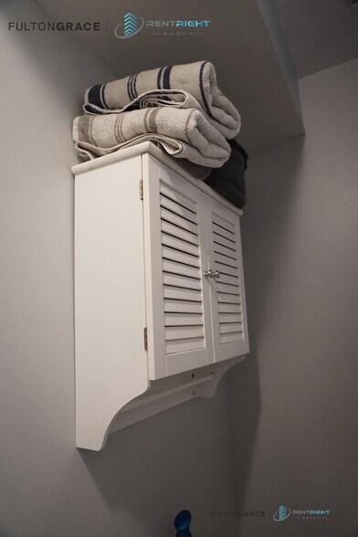 Building Photo - 2652 W 21st Pl