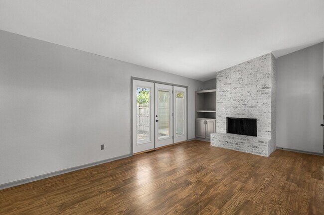 Building Photo - 4031 Gossett Dr