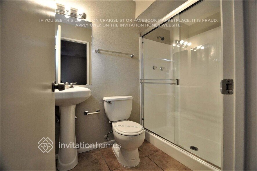 Building Photo - 2749 E John Cabot Rd