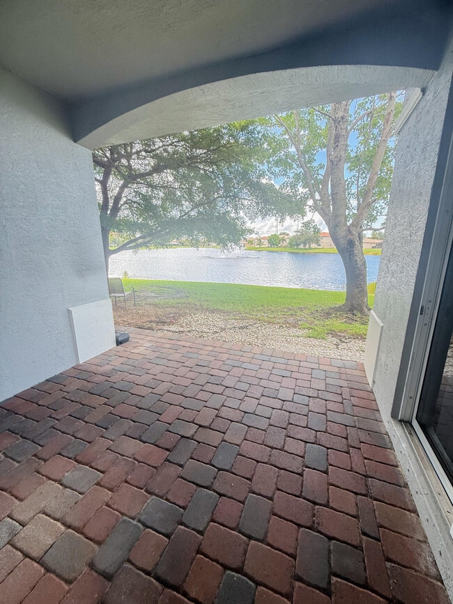 Building Photo - 2125 SW Cape Cod Dr