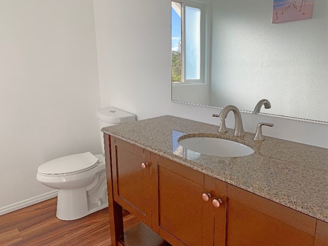 Building Photo - Beautiful Oceanfront 3 Bedroom Unit on Kal...