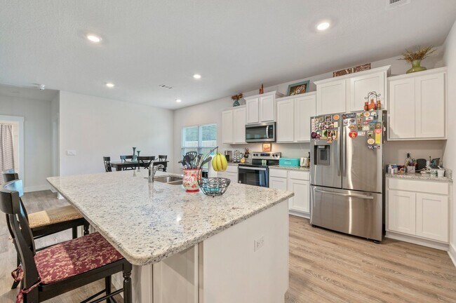 Building Photo - Stunning 4 Bedroom, 3 Bath Home in Shoal R...