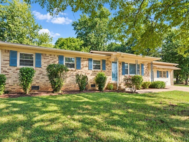 Building Photo - 507 Clift Dr