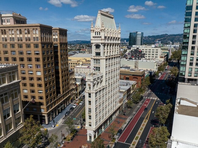 Building Photo - 1615 Broadway