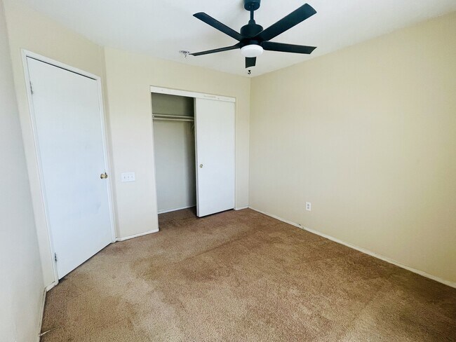 Building Photo - 1439 Avena Way