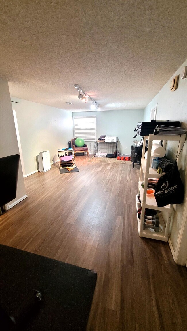 Building Photo - 294 Cobblestone Dr