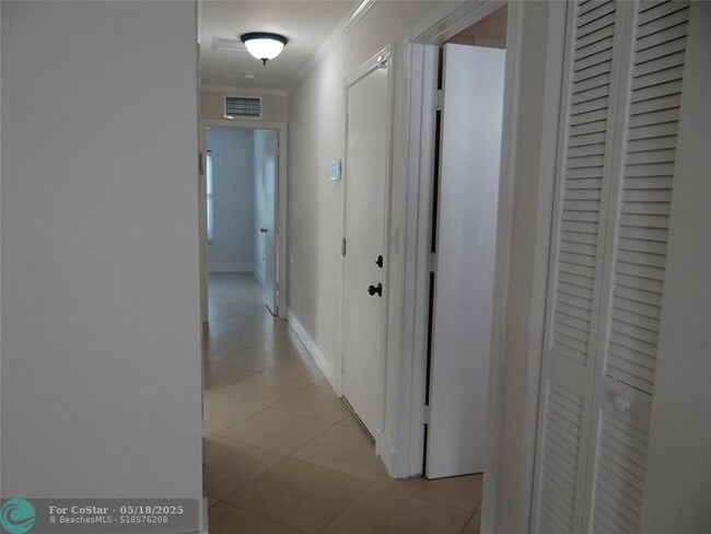 Building Photo - 4036 Eastridge Cir