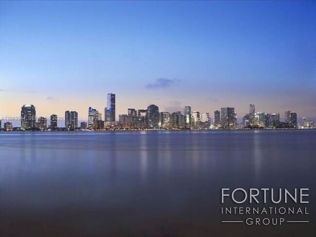 Building Photo - 475 Brickell Ave