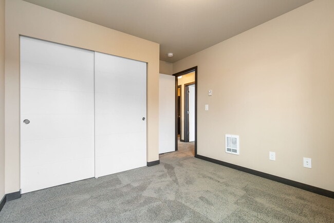 Building Photo - 17822 19th Ave W