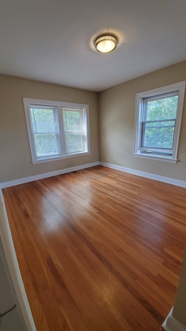 Building Photo - 2257 Ridge Ave