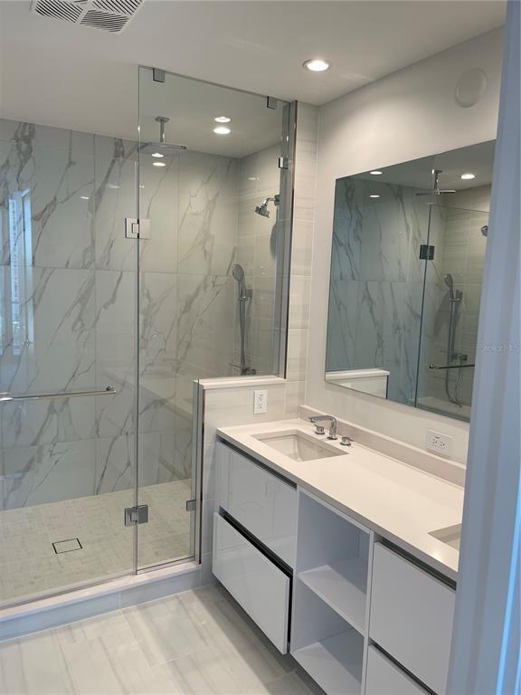 Building Photo - 400 Central Ave