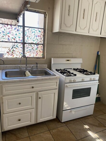 Building Photo - 7736 Ranchland Dr