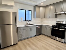 Building Photo - 575 27th Ave