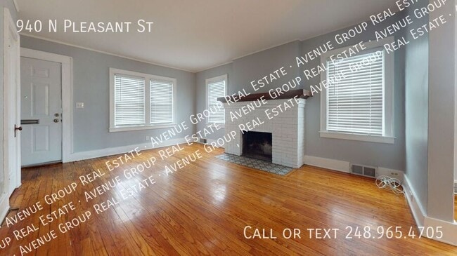 Building Photo - 940 N Pleasant St