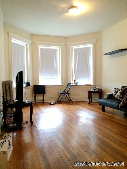 Building Photo - 1350 Commonwealth Ave