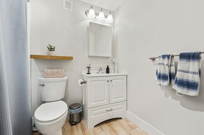 Building Photo - 1017 Park Ave