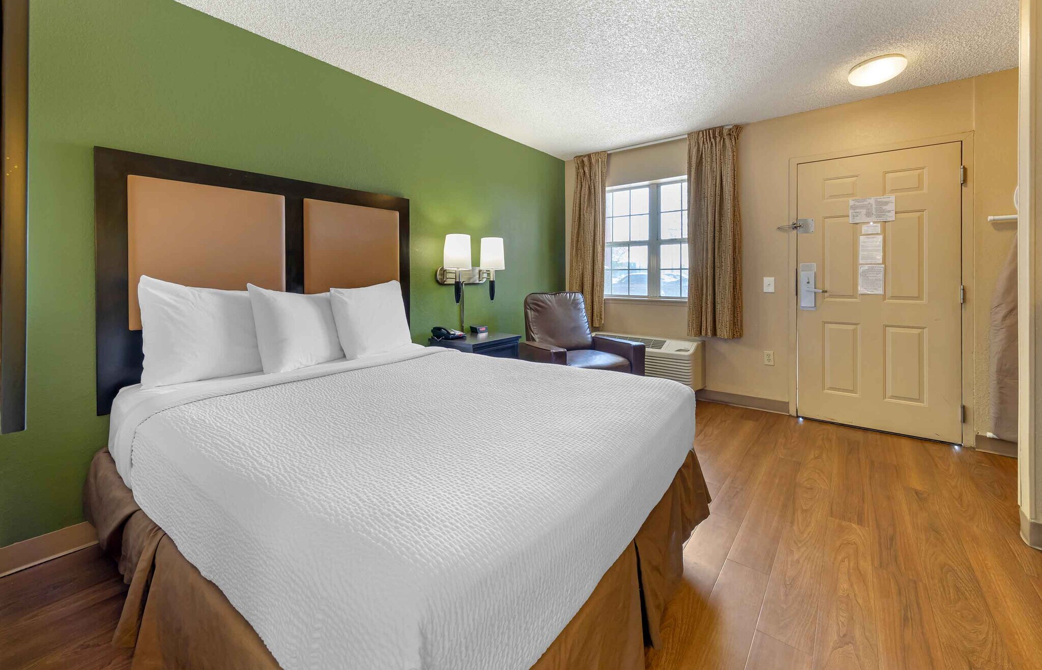 Building Photo - Furnished Studio-Bakersfield - California ...